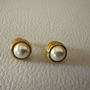 New Elegant Gold and Pearl Stud Earrings